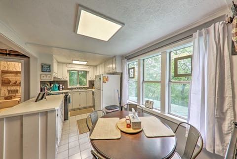 Seasonal Water Views: Home Near Center Hill Lake House in Center Hill Lake