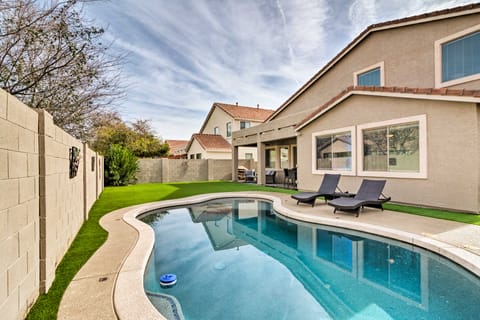 Group Fun in Glendale! Getaway w/ Private Pool House in Glendale