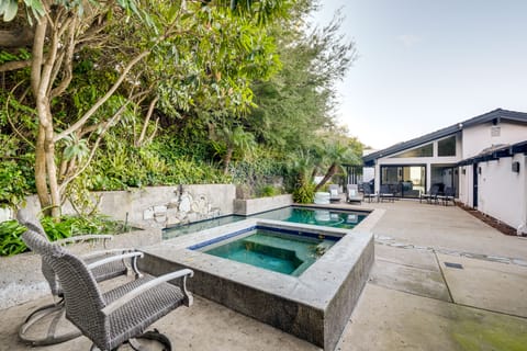 Pool & Coastline Views: Luxe La Jolla Home House in La Jolla