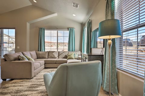 Utah Home w/ Pool Access: Near St George & Zion! Apartment in Washington