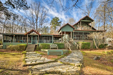 Charming Waterfront Ridgeway Cabin w/ Dock! House in Lake Wateree