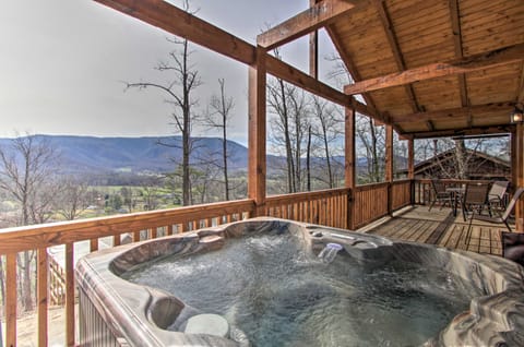 Smoky Mtn Log Cabin w/ Hot Tub & Panoramic Views! House in Sevier County