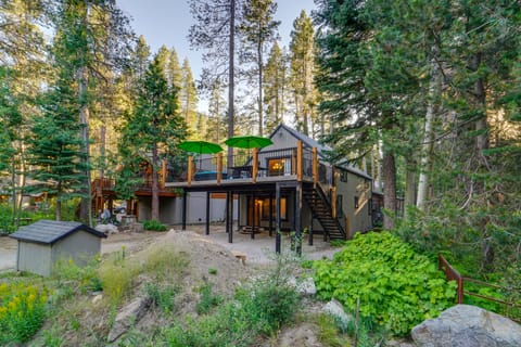 5 Mi to Skiing! Family Getaway Near Donner Lake House in Truckee