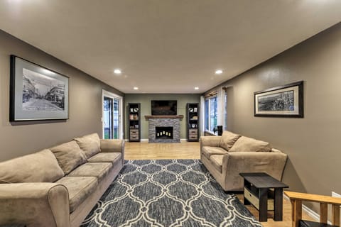 Game Room Fun! Medford Family Retreat House in Medford