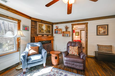 Cleveland Home w/ South Saluda Fishing Access House in Pickens County