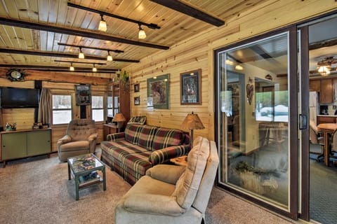 Cabin Near to Lakes, ATVing, Skiing & Nat’l Forest House in Wisconsin