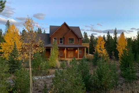 'Rocky Bear Lodge' on 2 Acres Near Turquoise Lake House in Colorado