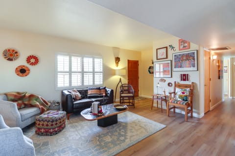 Bright Tucson Home w/ Patio By Rillito River Path! House in Catalina Foothills