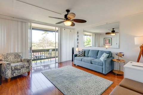 Walk to Napili Bay Beach! Mtn-View Lahaina Condo Apartment in Kapalua