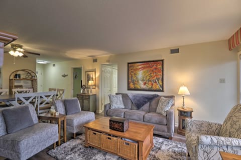 4 Mi to Lake: Unit w/ Pool Access in Fairfield Bay Apartment in Fairfield Bay