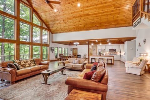 Cabin on 23 Acres w/ Creek Access in Broken Bow House in Oklahoma