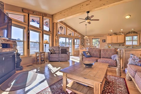Grand Lake House w/ Mountain Views, Deck! House in Rocky Mountain National Park