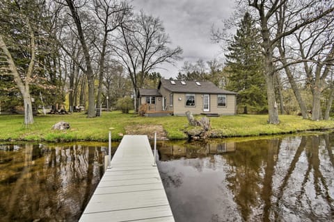 Lakefront Home w/ Seasonal Dock - 2 Mi to Skiing! Cottage in Wisconsin