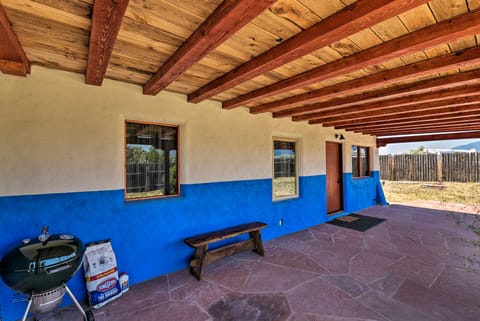 Cottage w/ Patio & Grill - 25 Min to Taos Valley! Cottage in New Mexico