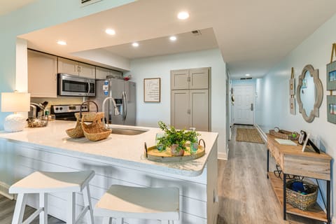 Walk to Beach & Golf! Miramar Beach Resort Condo Apartment in Miramar Beach