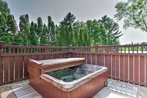 Lakefront Eau Galle Home w/ Hot Tub & Fire Pit House in Wisconsin