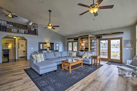 Lakefront Eau Galle Home w/ Hot Tub & Fire Pit House in Wisconsin