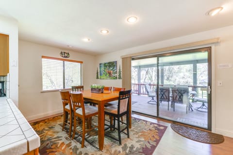 Mountain Paradise ~ 1 Mile to Pine Mountain Lake! House in Groveland