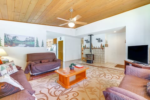 Mountain Paradise ~ 1 Mile to Pine Mountain Lake! House in Groveland