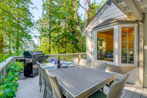 Shelton Gem w/ Kayaks: Private Beach Oyster Hunt House in Hood Canal