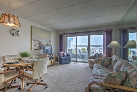 2 Mi to Ocean City Boardwalk: Gem w/ Pool + Marina Apartment in Ocean City