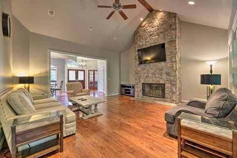 Bentonville Home w/ Pool Table, 2 Mi to Downtown! House in Rogers