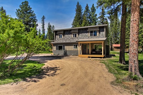 Creekfront Lincoln Home, Steps from Downtown! House in Idaho