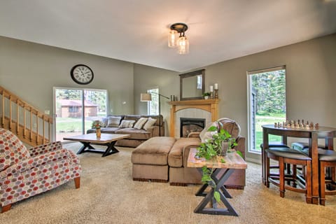 Creekfront Lincoln Home, Steps from Downtown! House in Idaho