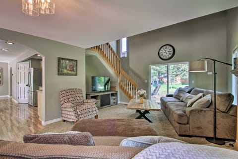 Creekfront Lincoln Home, Steps from Downtown! House in Idaho