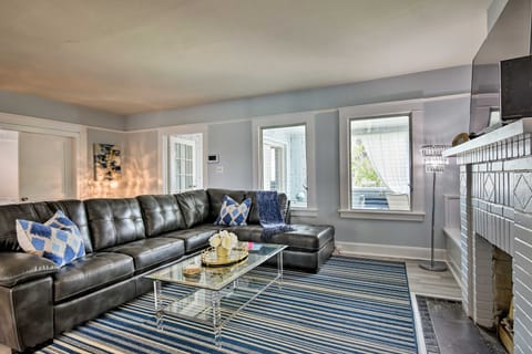 Lake Worth Home w/Shared Pool, Patio & Water Views Apartment in Lake Worth