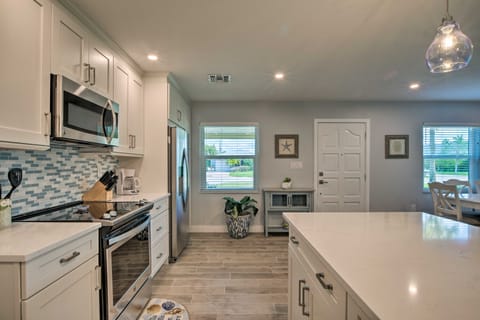 Tasteful Home w/ Patio + Grill < 2 Mi to Beach! House in Naples Park