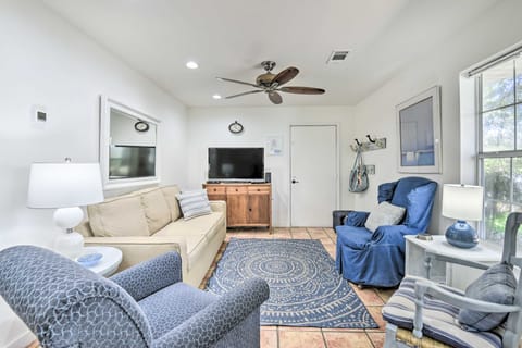 Emerald Coast Getaway w/ Yard - Steps to Beach! House in South Walton County