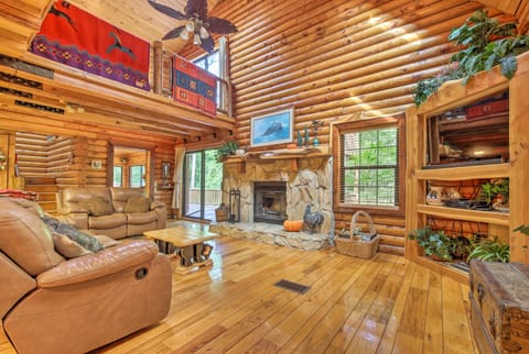 Log Cabin Sanctuary in Inverness w/ Furnished Deck House in Florida