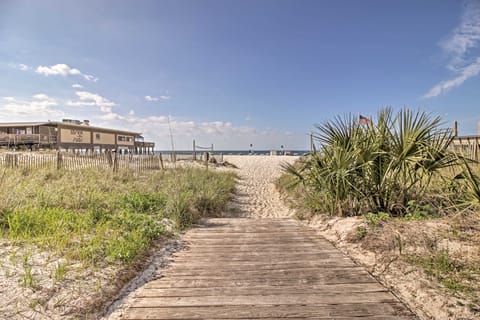 Gulf Shores Home w/ Shared Pool, 2 Blocks to Beach Cottage in Gulf Shores