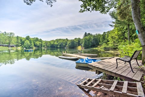 Adirondack Cabin on Peaceful Lake Near Glenfield! House in Adirondack Mountains