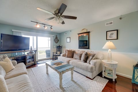 N Topsail Beach Oceanfront Condo w/ Pool! Apartment in North Topsail Beach