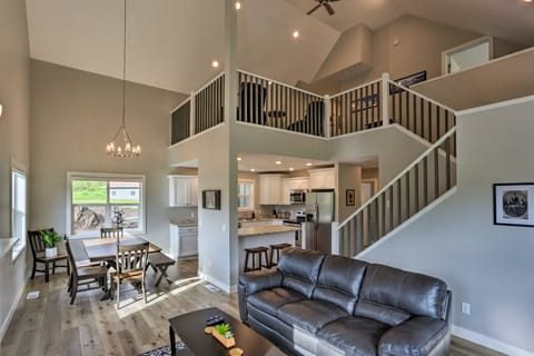 Heart of Black Hills Home by Mickelson Trail! House in Hill City