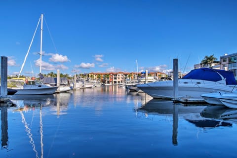 Relaxing Waterfront 2-Story Retreat w/ Pool Access Apartment in Naples