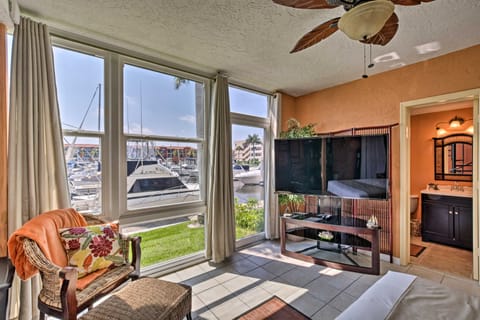 Relaxing Waterfront 2-Story Retreat w/ Pool Access Apartment in Naples