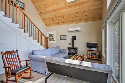 Lakefront Meredith Home: Private Beach & Fire Pit! Cottage in Meredith