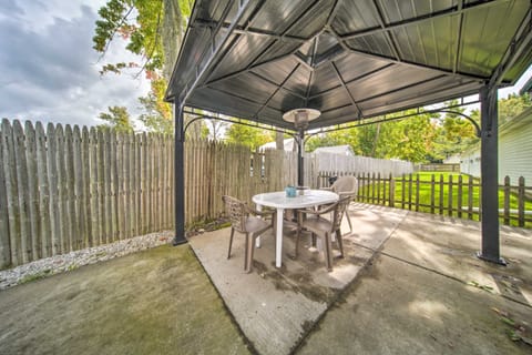 Geneva-on-the-Lake Cottage w/ Patio: Walk to Shore Cottage in Geneva-on-the-Lake