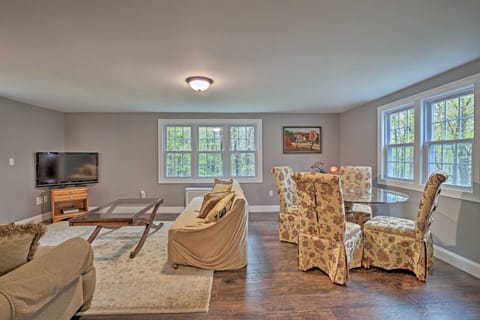 Beautiful Lenox Home, 3 Mi to Shakespeare & Co! House in Lenox