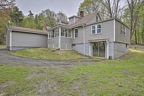 Beautiful Lenox Home, 3 Mi to Shakespeare & Co! House in Lenox