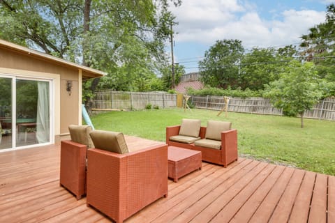 Welcoming Home ~ 6 Mi to Downtown San Antonio! House in San Antonio