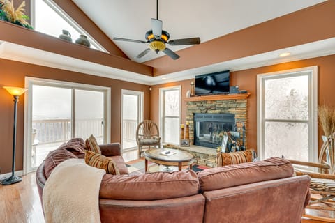 2 Mi to Ski Resort: Beech Mtn Home w/ Fire Pit! House in Beech Mountain