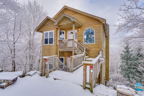 2 Mi to Ski Resort: Beech Mtn Home w/ Fire Pit! House in Beech Mountain