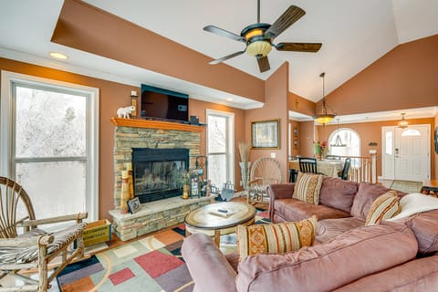 2 Mi to Ski Resort: Beech Mtn Home w/ Fire Pit! House in Beech Mountain