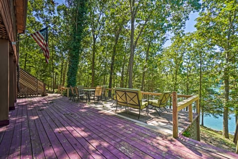 Home w/ Large Deck on Table Rock Lake! House in Table Rock Lake