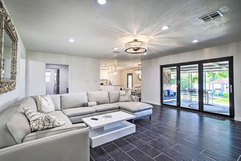 Waterfront Lake Home w/ Deck - New Renovations! House in Lake Conroe