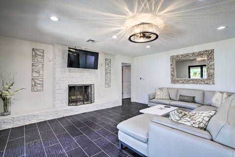 Waterfront Lake Home w/ Deck - New Renovations! House in Lake Conroe